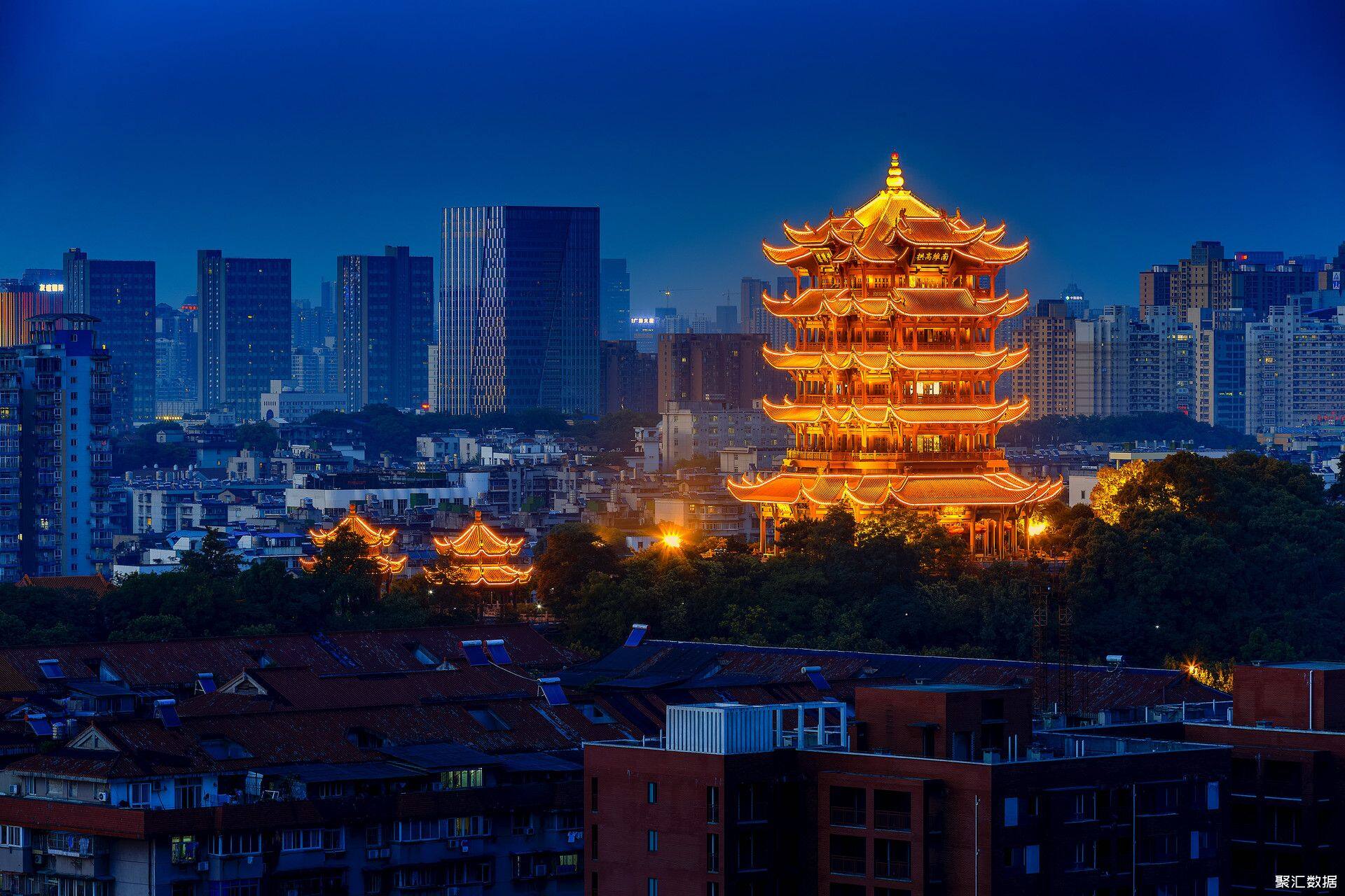 摄图网_500846730_banner_湖北武汉黄鹤楼夜景（企业商用）