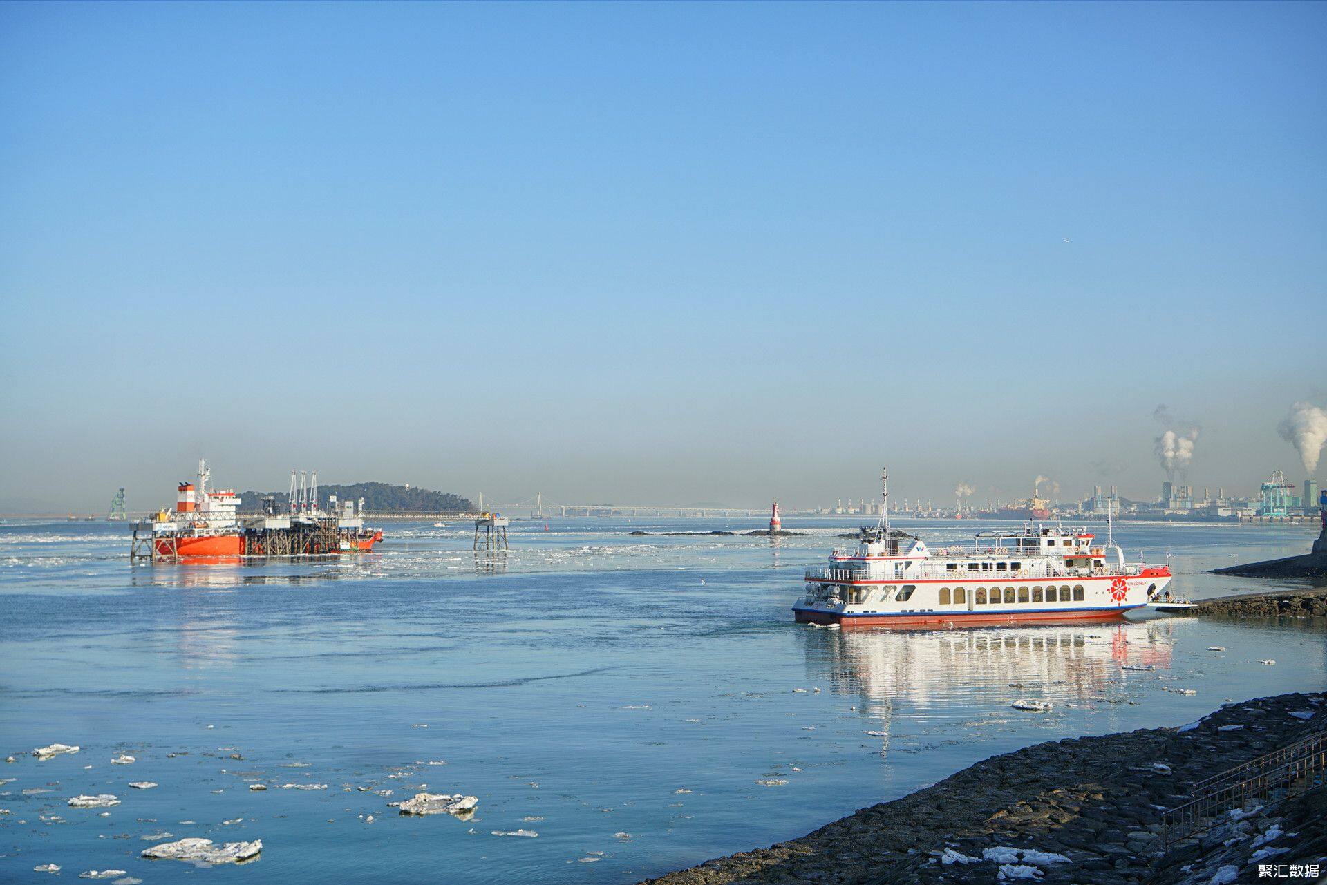 摄图网_500862993_banner_韩国仁川港船只（企业商用）