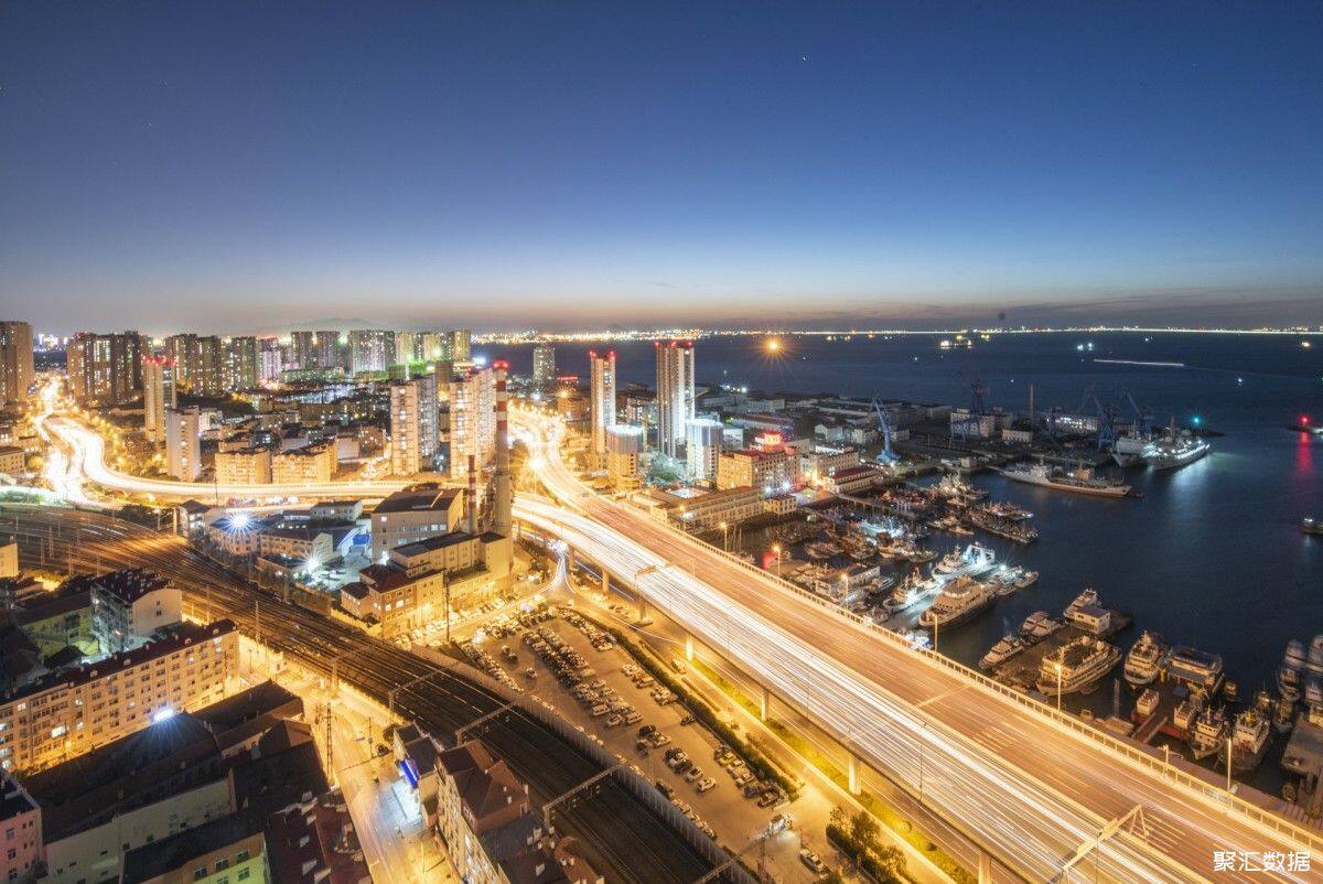 摄图网_501559772_banner_现代城市青岛夜景车流交通（企业商用）